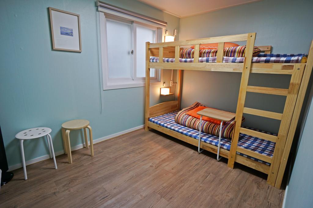710 Guesthouse Yellow Busan Phòng bức ảnh
