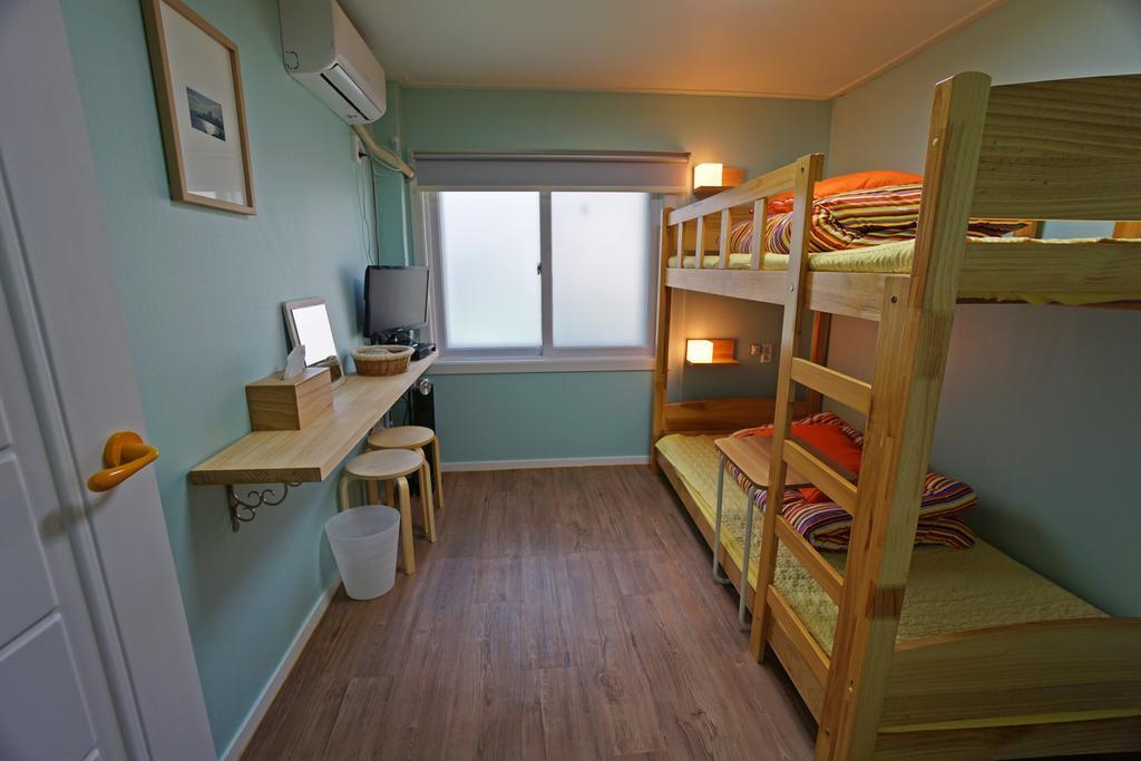 710 Guesthouse Yellow Busan Phòng bức ảnh